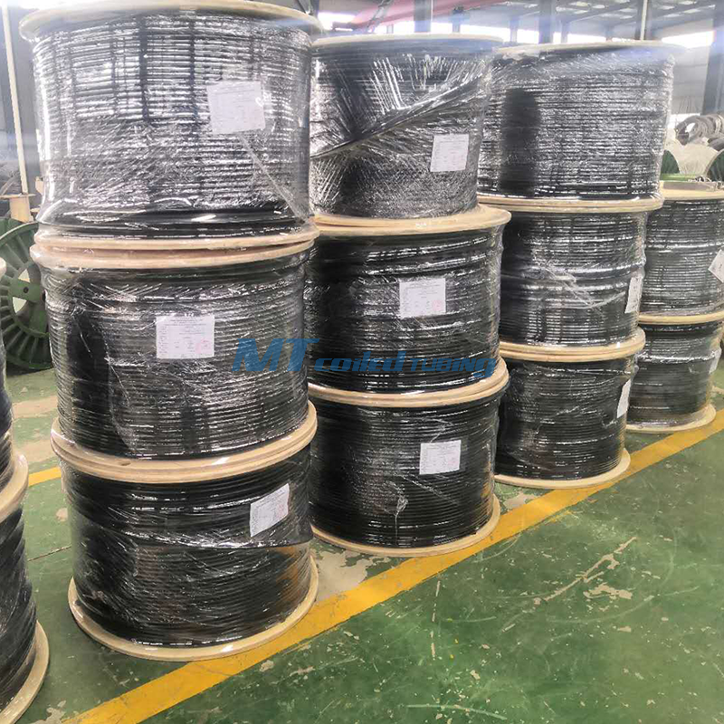 سبائك النيكل 825 / UNS N08825 ASTM B704 3/8 بوصة أنابيب خط التحكم مغلفة بـ HDPE